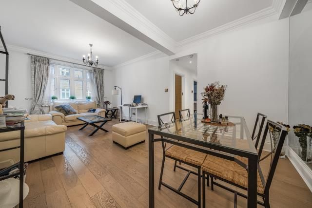 Property photo 3 of 11 Dining Area