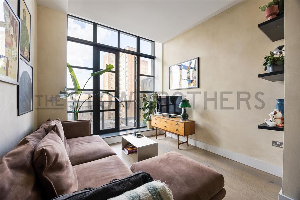 Property photo 1 of 28