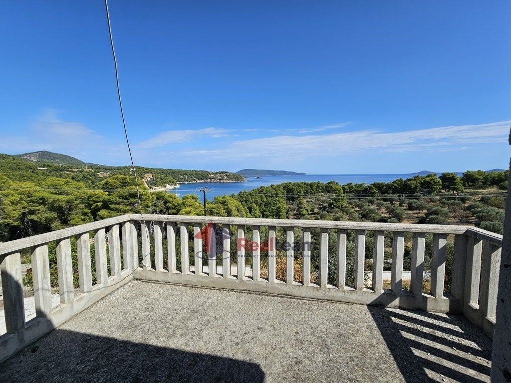 Property photo 3 of 24