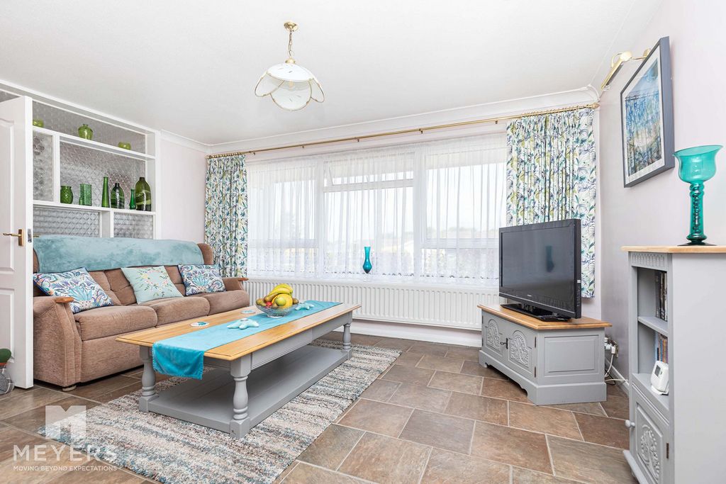 Property photo 2 of 29