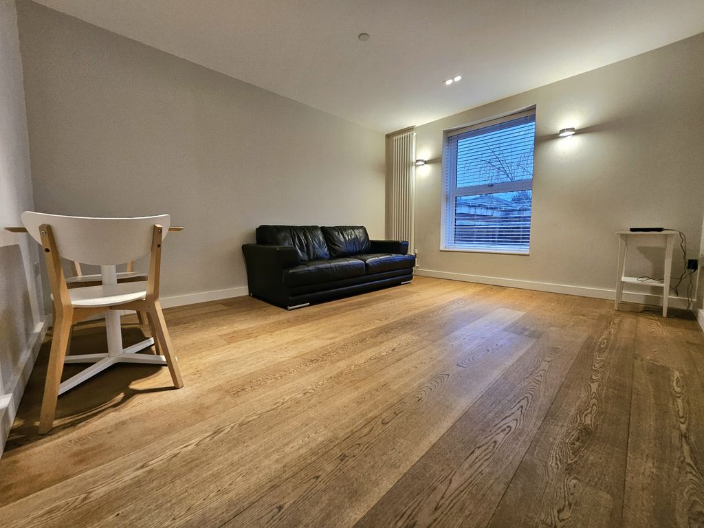 Property photo 2 of 9 Gallery