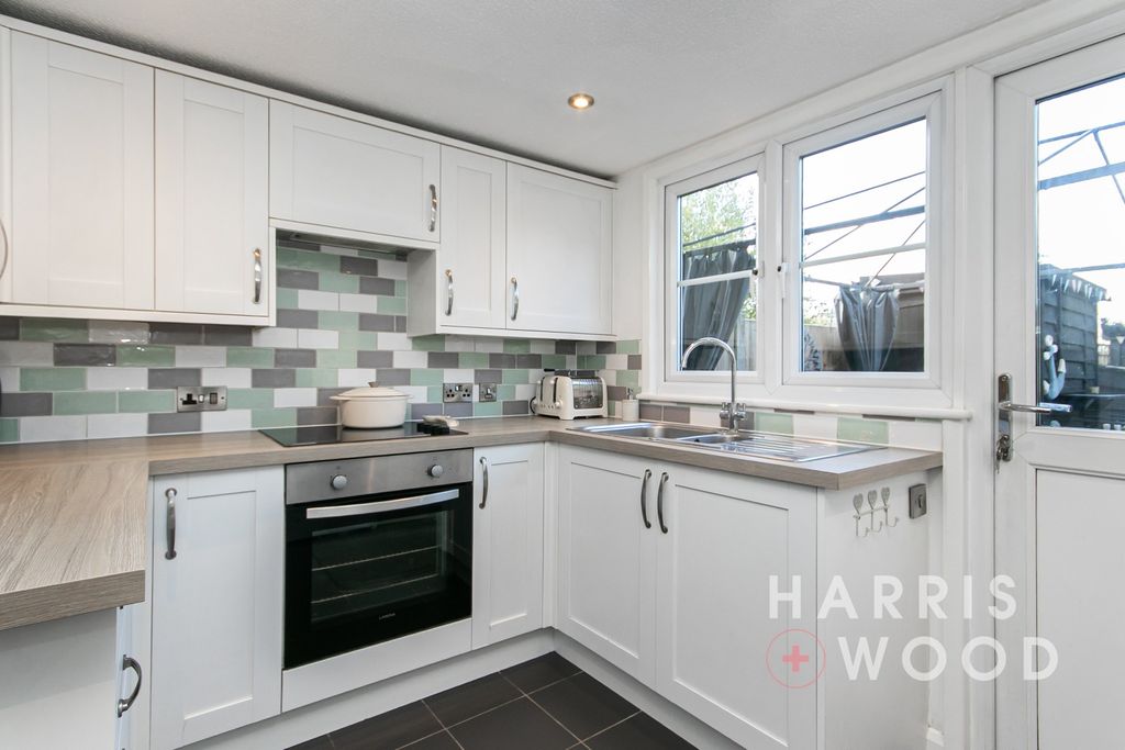 Property photo 2 of 25 4613865