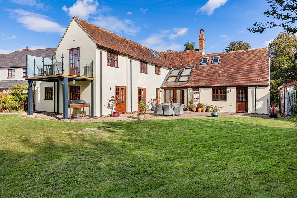 Property photo 2 of 42