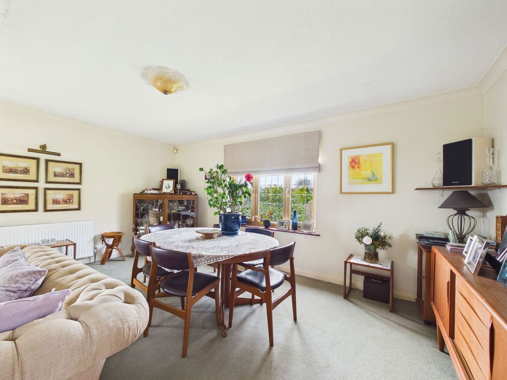 Property photo 3 of 25