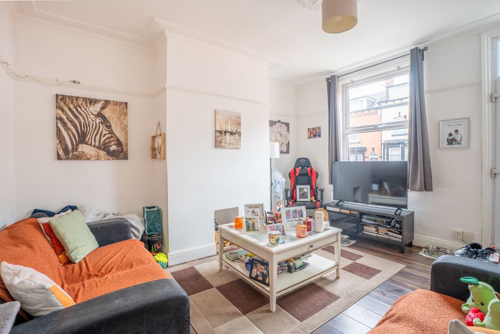 Property photo 3 of 12 14Bartonview3