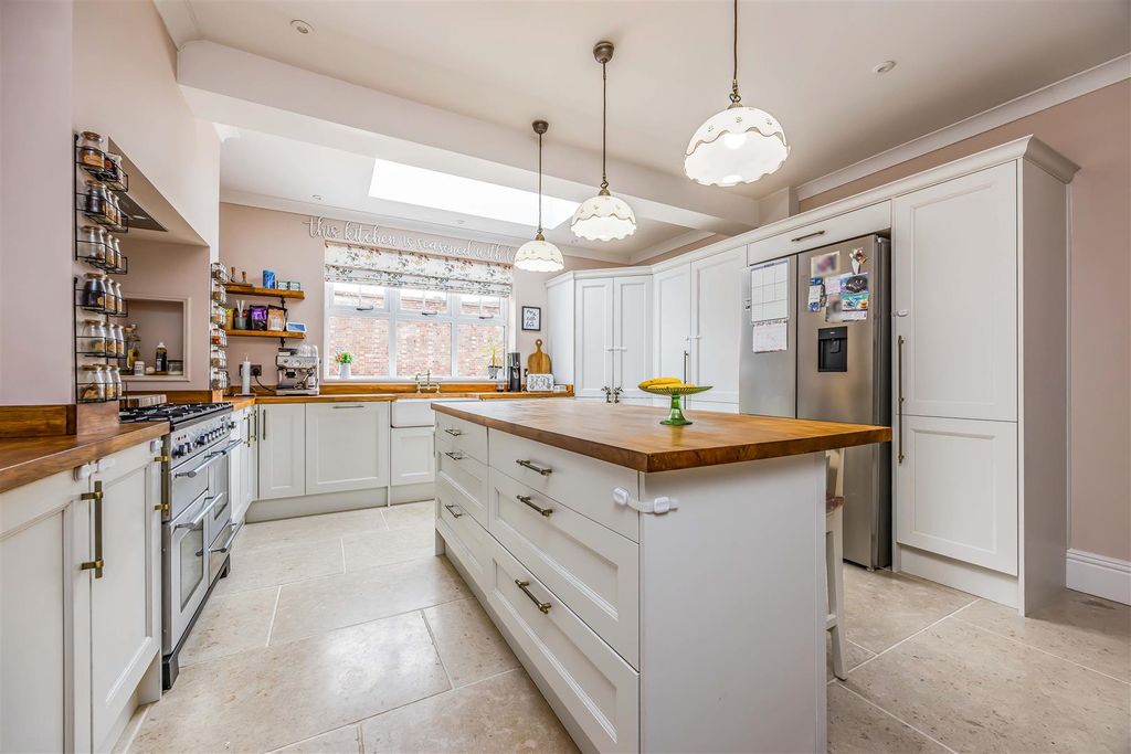 Property photo 1 of 35 84 Northern Parade, Portsmouth-Small-Porticomarket