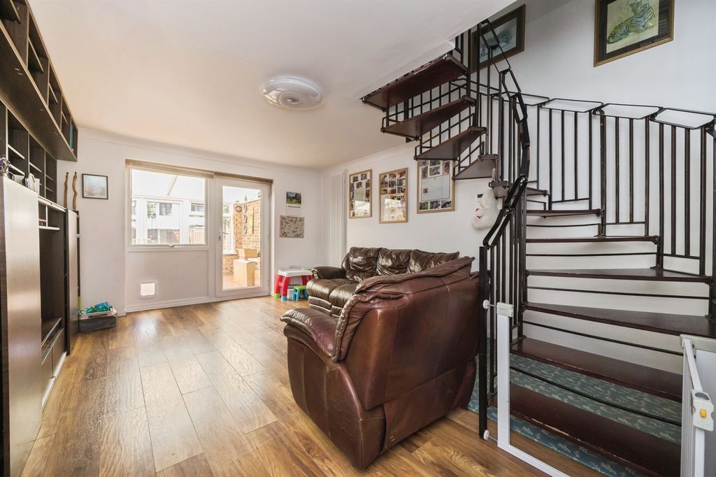 Property photo 2 of 16