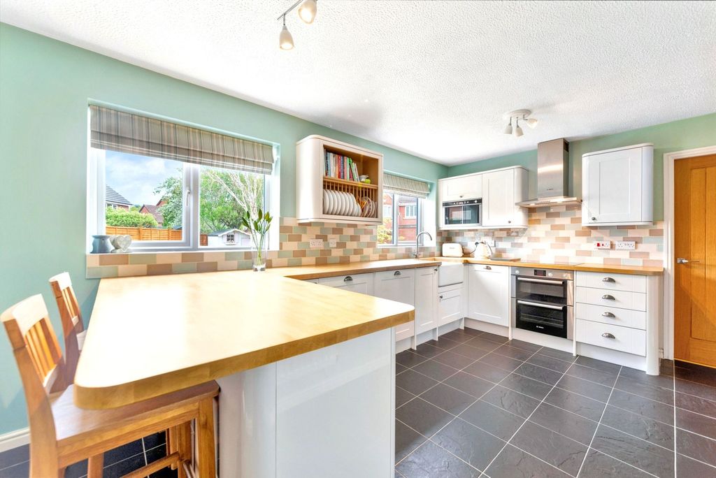 Property photo 3 of 21 Kitchen Diner