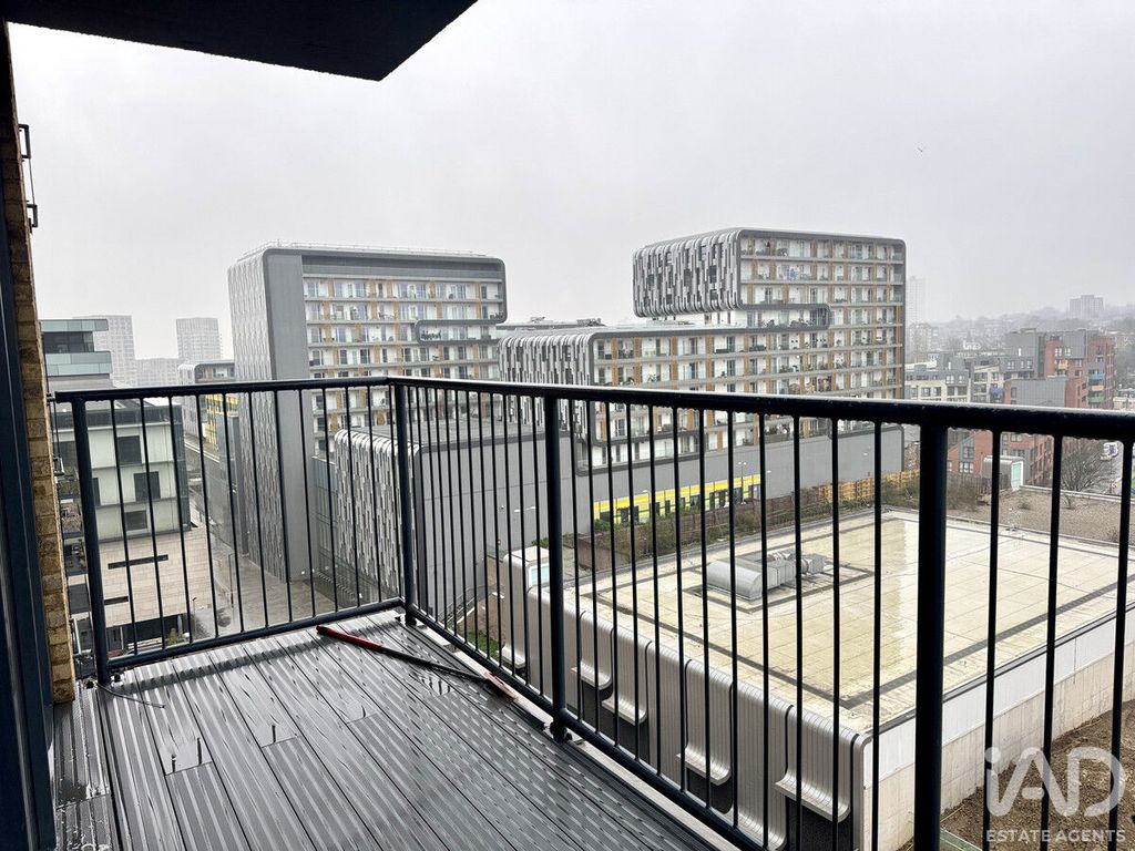 Property photo 2 of 12