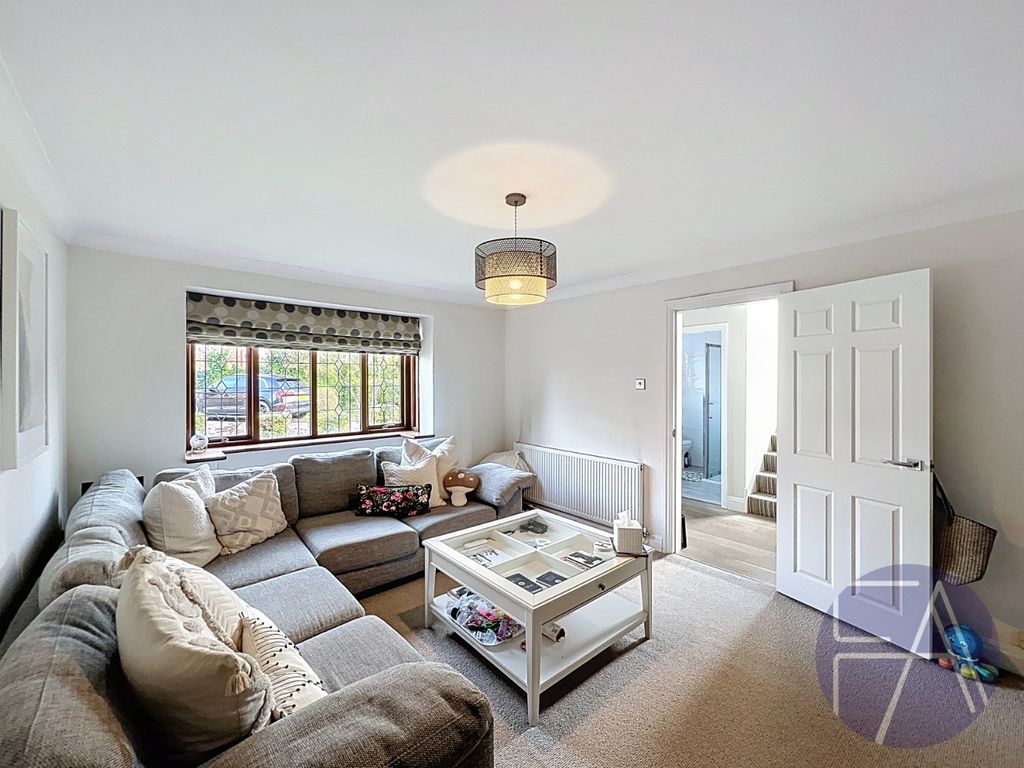 Property photo 2 of 27 4789424