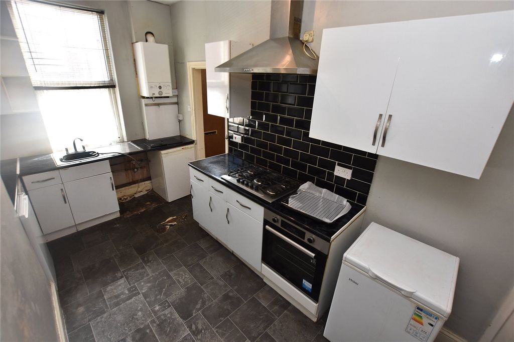 Property photo 3 of 6 Picture No. 06