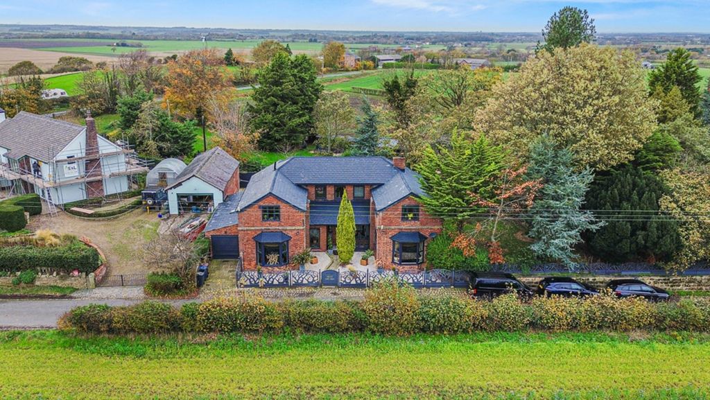 Property photo 1 of 50