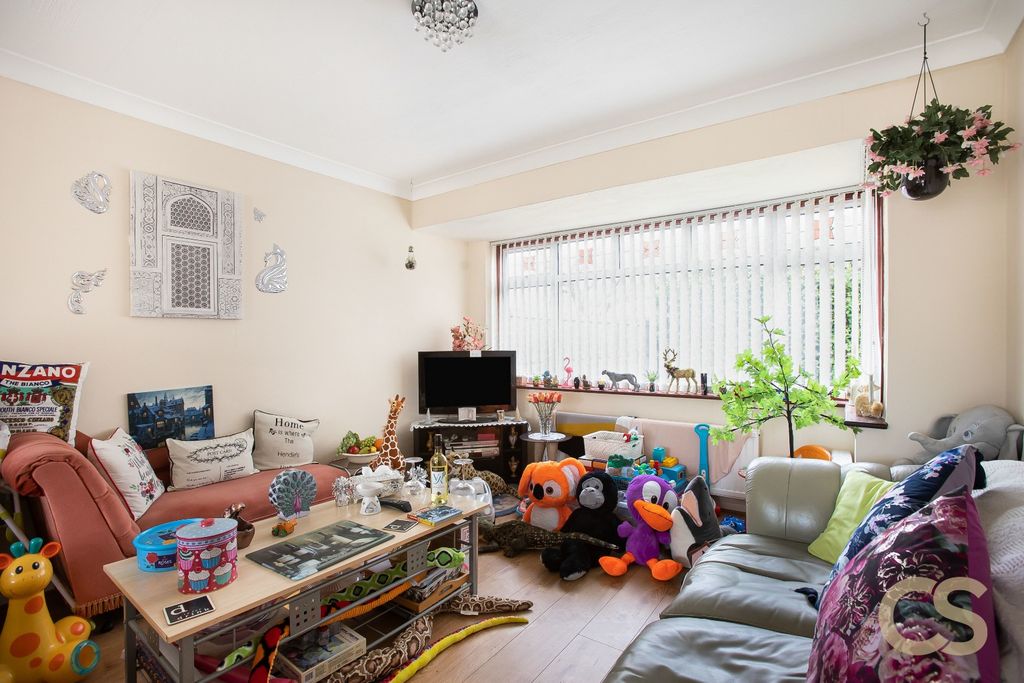 Property photo 3 of 12 3657915
