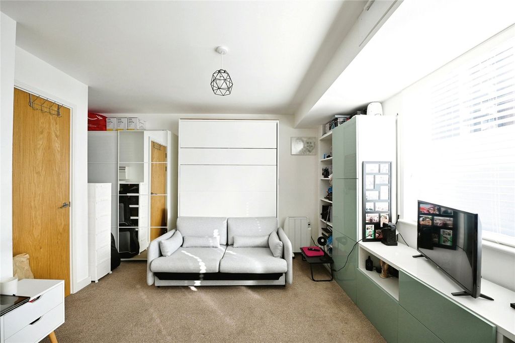 Property photo 3 of 8 Picture No. 08