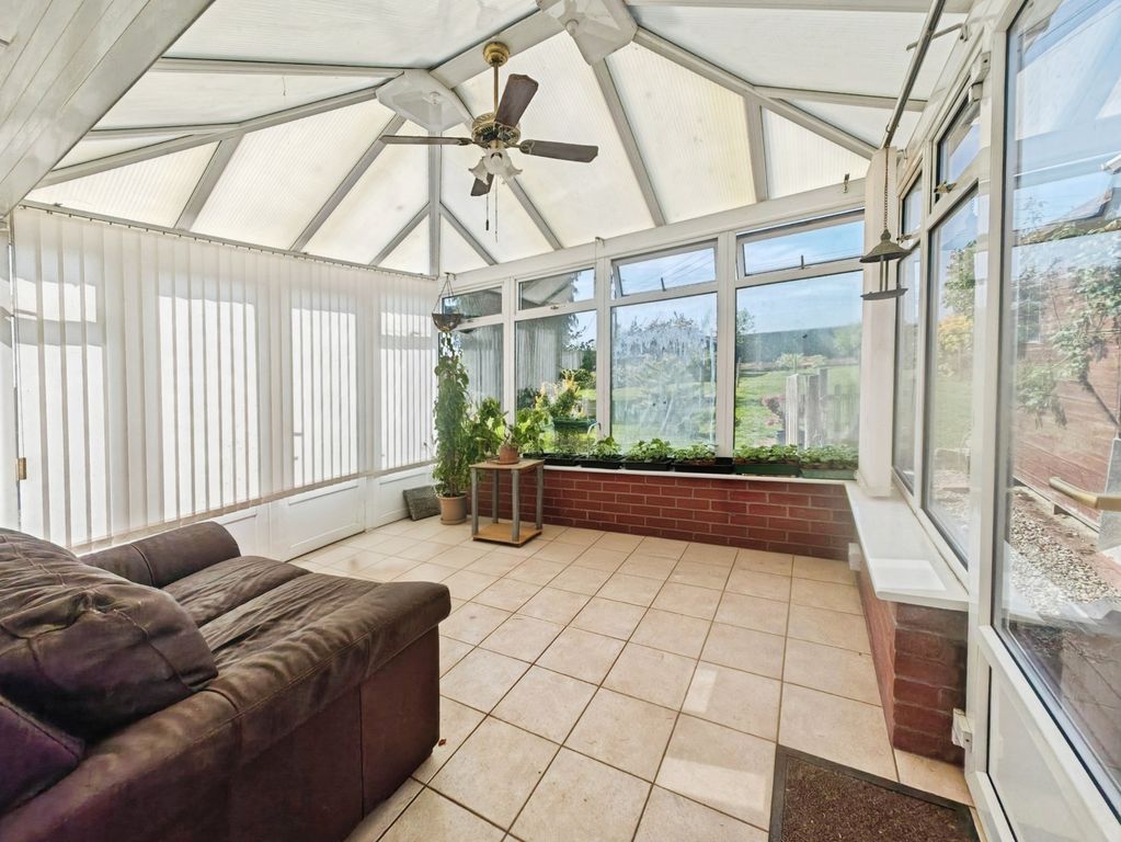 Property photo 3 of 23 Conservatory