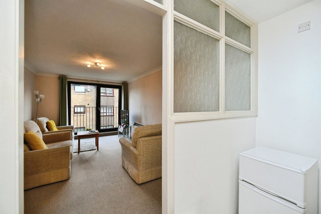 Property photo 3 of 38