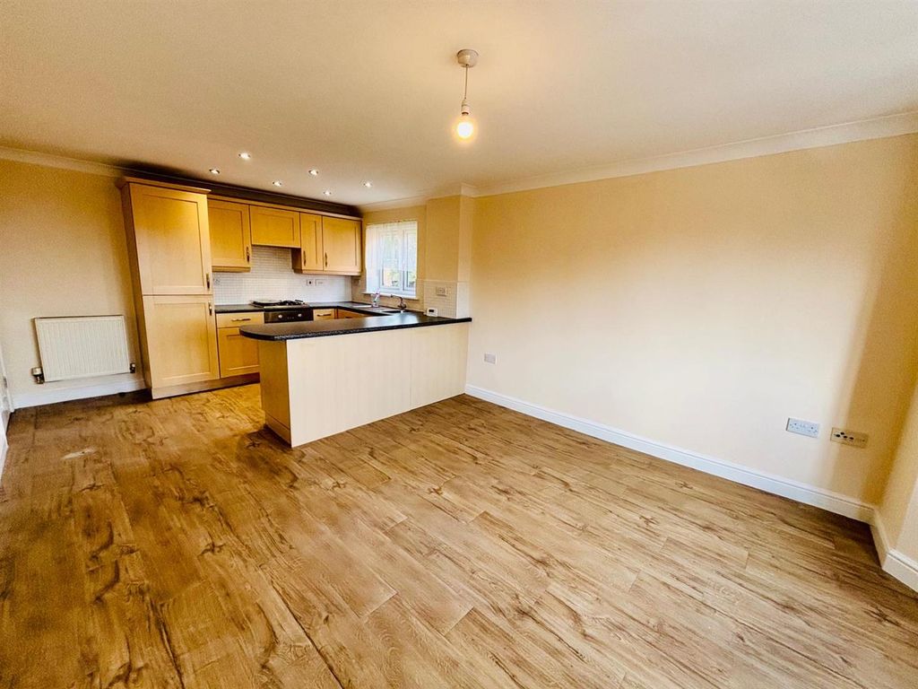 Property photo 3 of 14 Living Room Area: