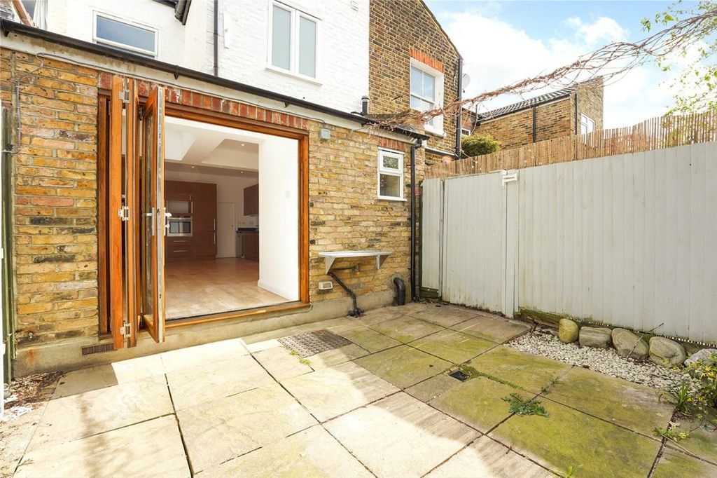Property photo 3 of 7