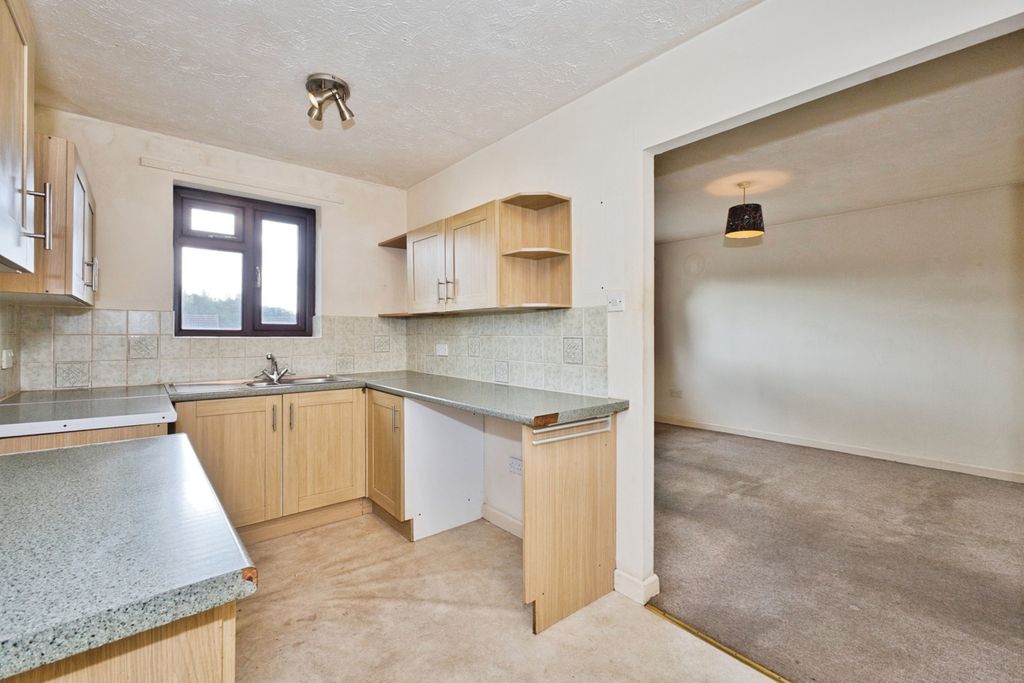 Property photo 2 of 13 Kitchen