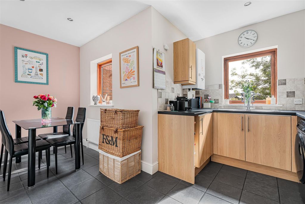 Property photo 3 of 17 11_89983.Jpg