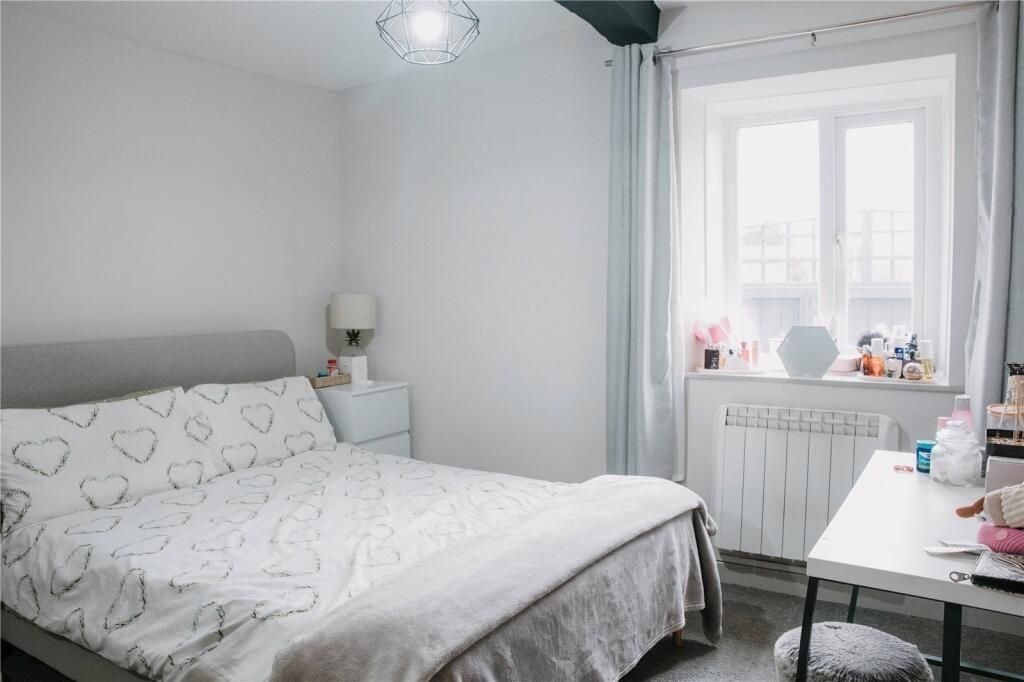 Property photo 3 of 5 Bedroom