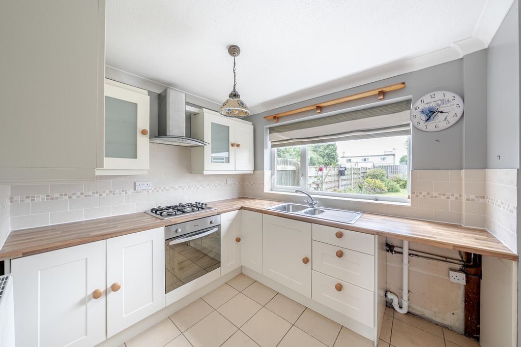Property photo 2 of 17 Kitchen