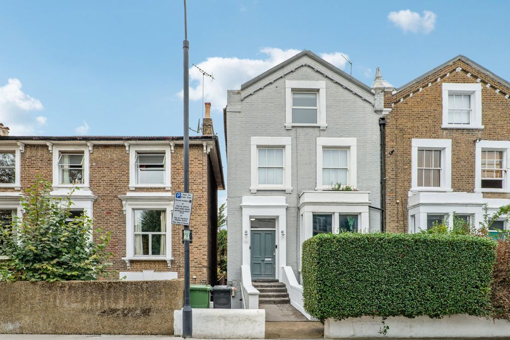 Property photo 2 of 11