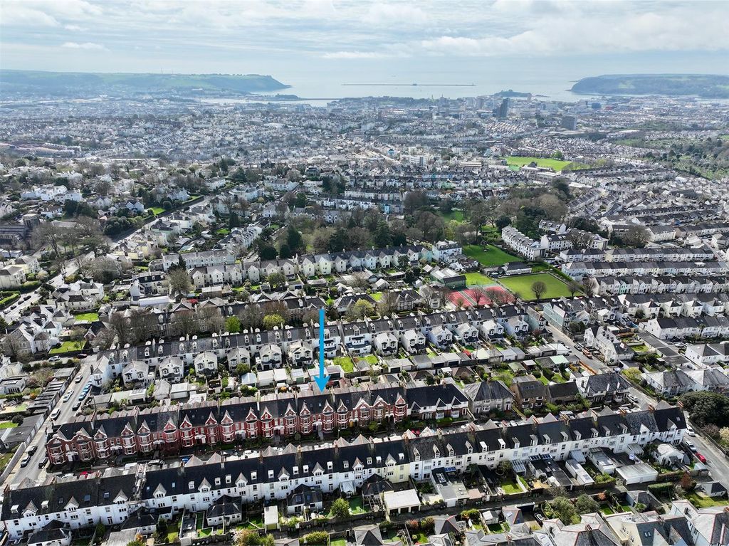 Property photo 2 of 40 2.Jpeg