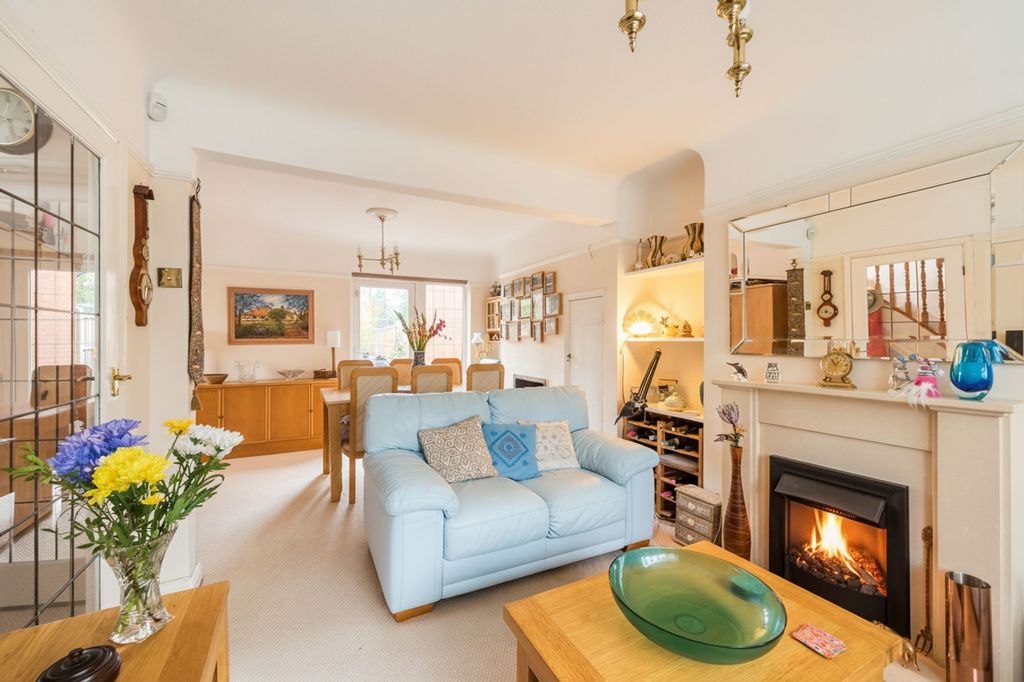 Property photo 2 of 9