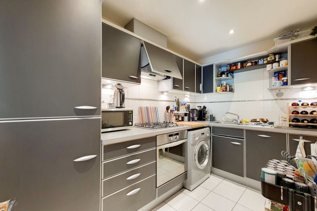 Property photo 3 of 5