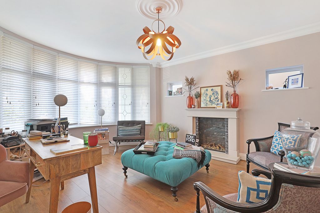 Property photo 2 of 18 Picture No. 52