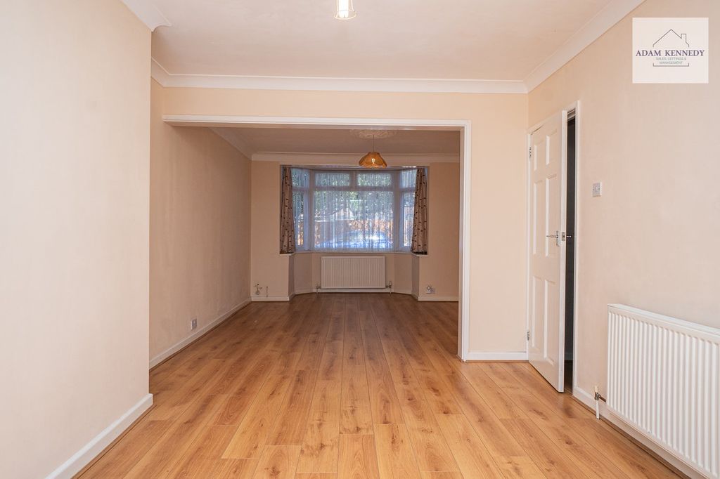 Property photo 2 of 31