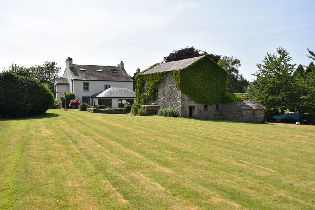 Property photo 1 of 39