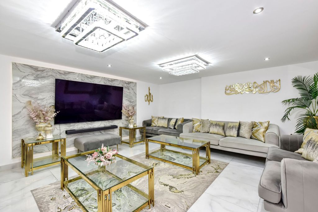 Property photo 2 of 29