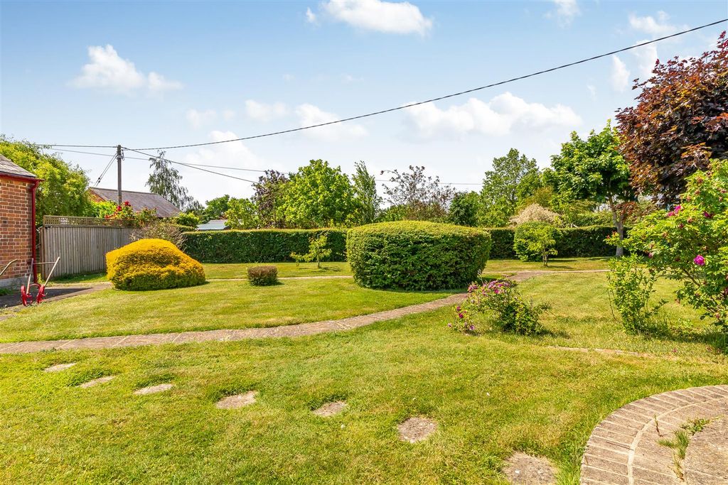 Property photo 2 of 35