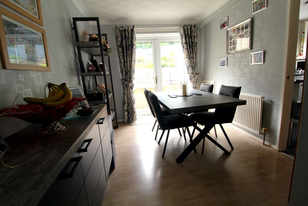 Property photo 3 of 17 Dining Room