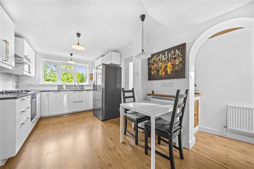 Property photo 3 of 23 Picture No. 10