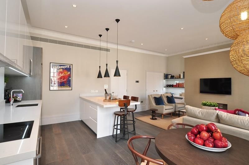 Property photo 3 of 6 Henrietta Street