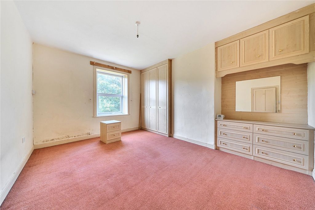 Property photo 2 of 13 Bedroom