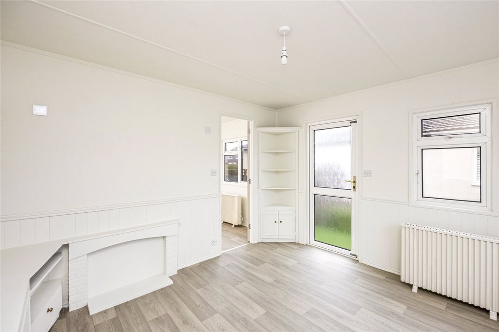 Property photo 3 of 13 Picture No. 32