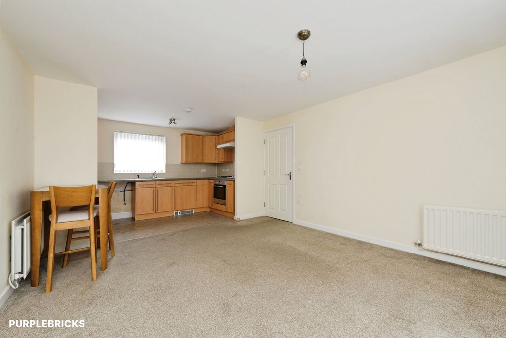 Property photo 2 of 21