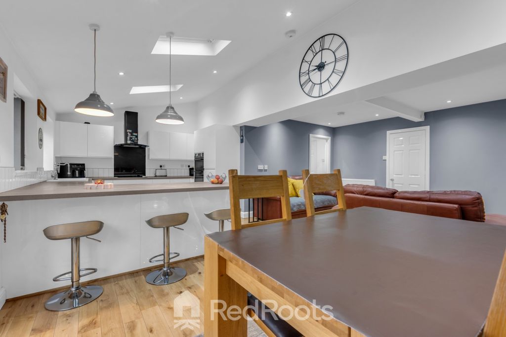 Property photo 2 of 40 4876142