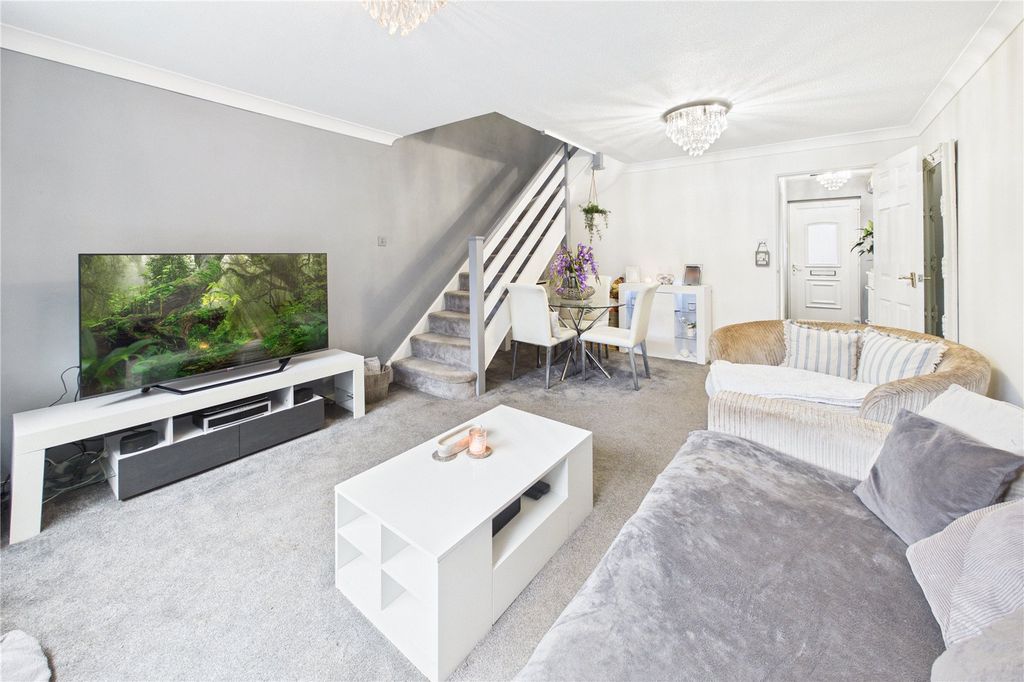 Property photo 3 of 10 Living Room