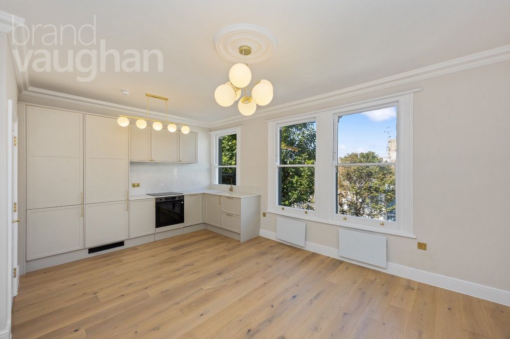 Property photo 3 of 17 Picture No. 03