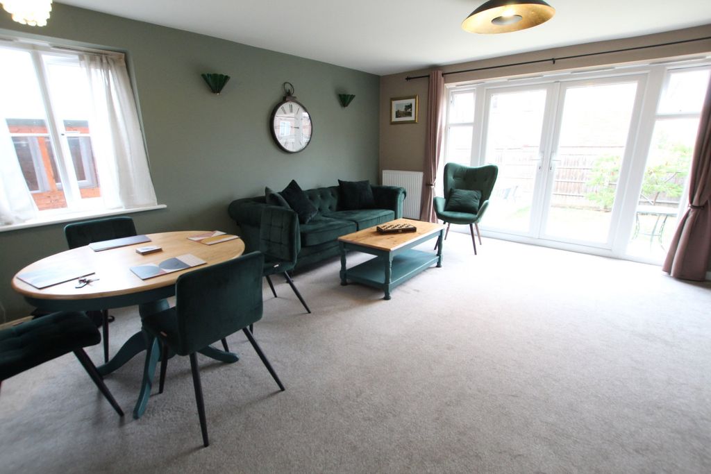 Property photo 3 of 23