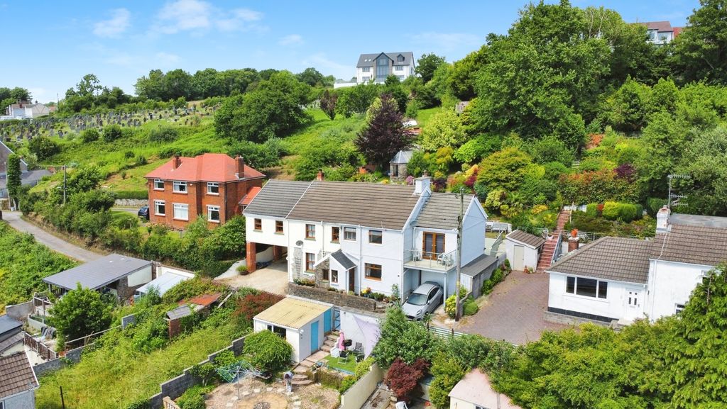 Property photo 1 of 40 4283003