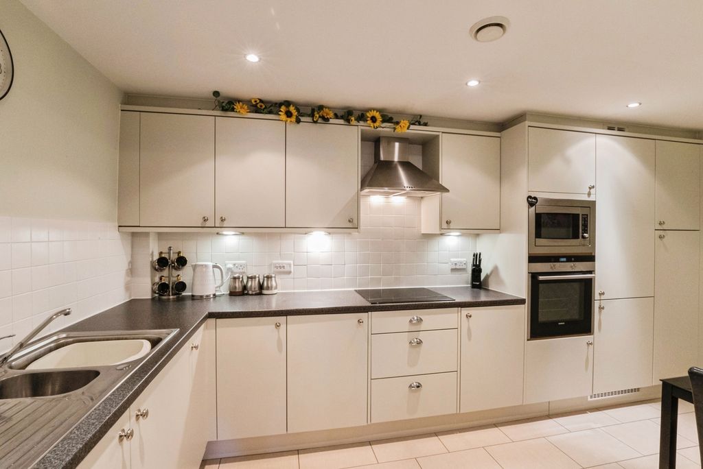 Property photo 3 of 14 Pbox-Img.Jpg