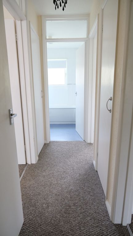 Property photo 3 of 9 Hallway