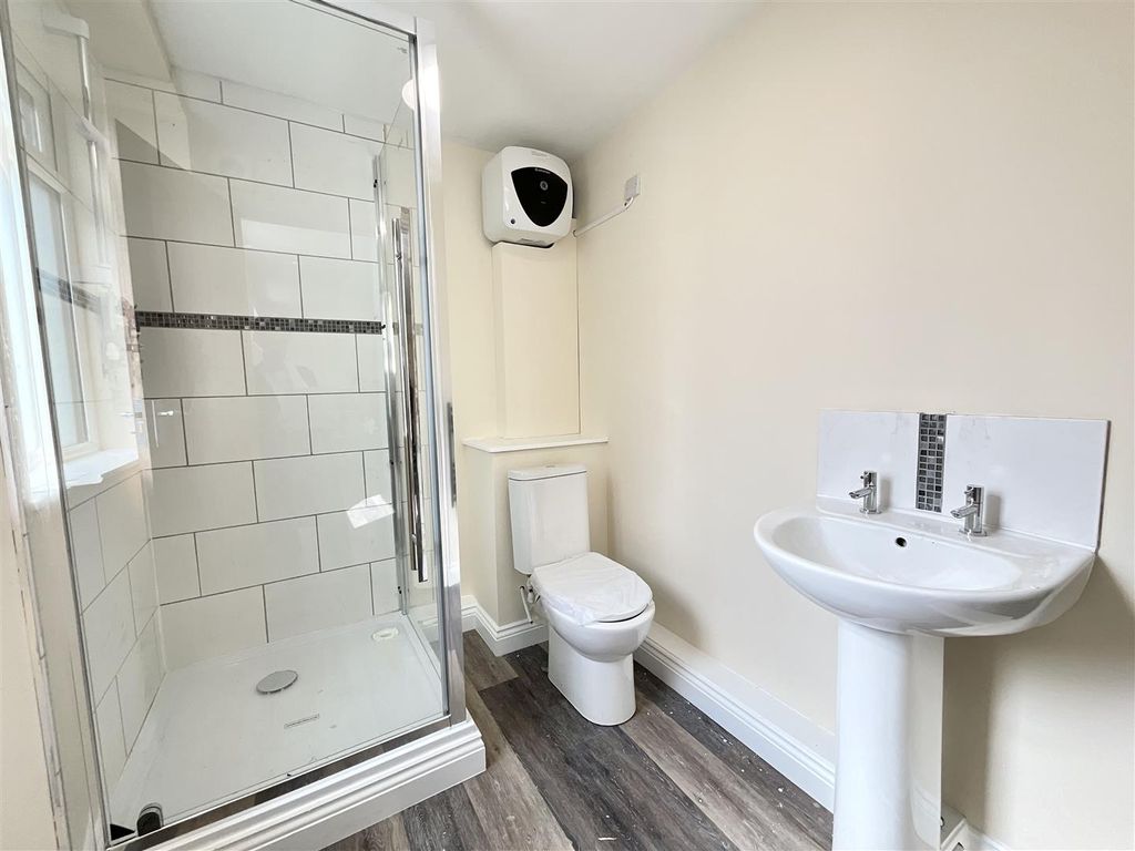 Property photo 3 of 4 Shower Room