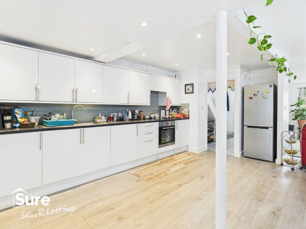 Property photo 1 of 17 4867202